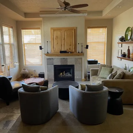 Luxury Townhouse with HD 4k Projector Home Theater