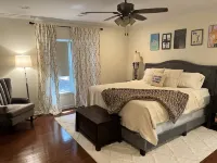 4BR/3BA home, close to square, <2m from stadium