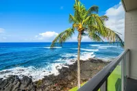 Oceanfront 2-bedroom penthouse Kuhio Shores condo with breathtaking views!
