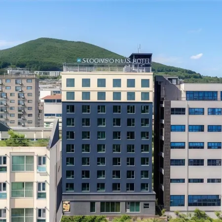 Seogwipo Hills Hotel Отели рядом с достопримечательностью «Парк развлечений Seri World»