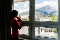 Mount Royal Hotel - Mountain view
