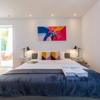 Industrial Lisbon Apartment - Adults Only Hotel dekat Stasiun Kereta Metro Avenida