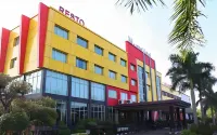 M-One Hotel Sentul Hotel dekat Bumi Candali