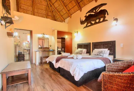 All over Africa Guest House Отели в г. Кемптон Парк