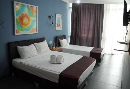 3. 그랜드 니키 호..