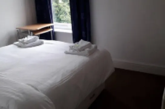 曼徹斯特四卧準獨立屋