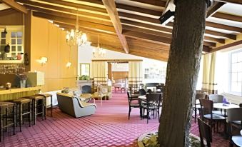 New Helvetia Hotel