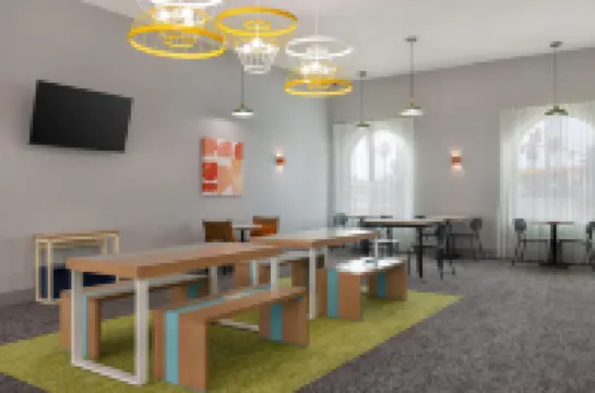 Spark by Hilton Santa Nella