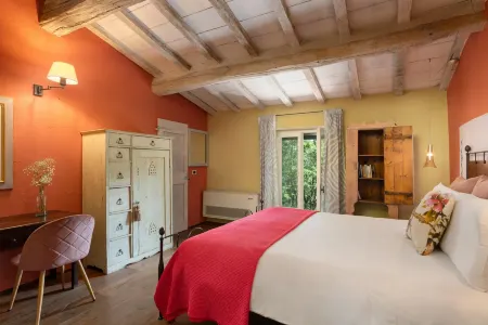 New Casale Volare Stylish Tuscany Farmhouse with House Chef Pool Pet Friendly Thermal Baths