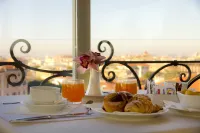 Marcella Royal Hotel - Rooftop Garden - breakfast
