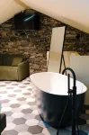 Seven Town House Boutique Hotel - Hot Tub
