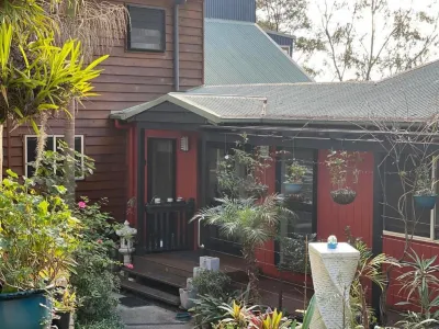 Tambaridge Bed & Breakfast Hotels in Wongawallan