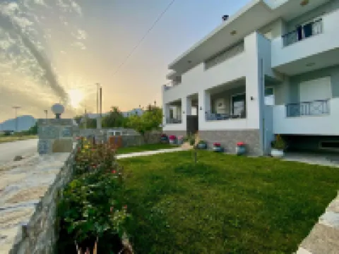 Eirini & Manolis Apartments