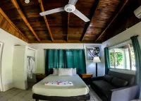 Xye   Resort Hotels in Orange Bay