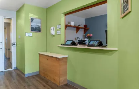 WoodSpring Suites Kalamazoo Отели в г. Плейнуэлл