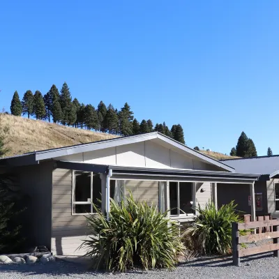 Lakes Edge Holiday Park Hotels near Tekapo Chinese Stargazing