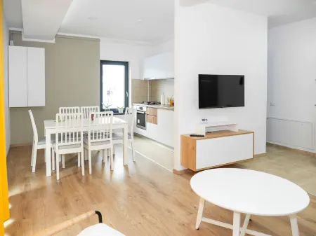 Clement Apartments Отели рядом с достопримечательностью «Parc Zoologic Cozla»