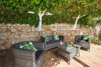 Villa Vale Verde 5 Bedroom Villa, 10 min walk to - 4-Star