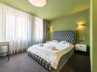 Fullton Central Hotels near Museum Square