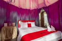 RedDoorz @ Apache Camp Hotels near Info Wisata Coban Talun