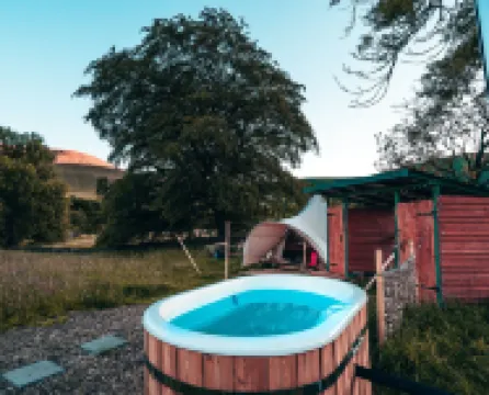 Become Wild, Edale のホテル