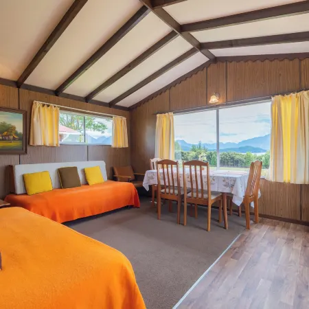 Manapouri Holiday Park