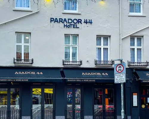 Parador 44 Hotels in Castle