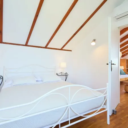 House Lillla Hotels in Brsečine