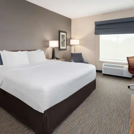 Hampton Inn by Hilton Nashville Airport Century Place