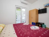 Rab Oasis Retreat - 3 Bedroom Apartment Hotels in Palit