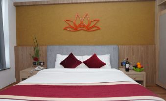 Lotus Shine N Amenities