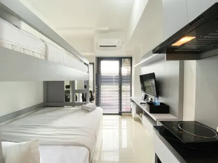 Cozy Stay Studio at Sayana Bekasi Apartment Отели в г. Tarumajaya