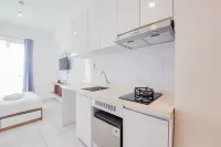 Comfortable And Homey Studio Apartment At Sky House Alam Sutera Hotels in Pinang