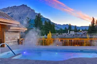 Moose Hotel and Suites - Hot Tub
