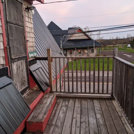 Trailside Inn