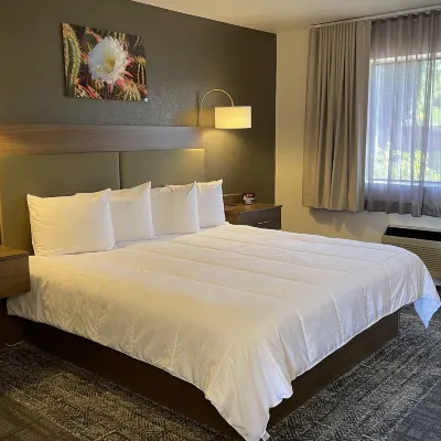 Voyager Resort Inn Hotels near Tucson Raceway Park