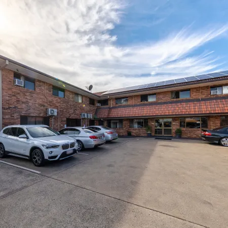 Ascot Budget Inn & Residences