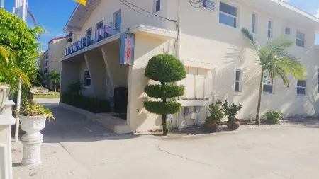 Flamingo Inn