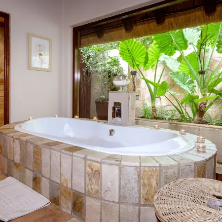 Khaya Ndlovu Safari Manor