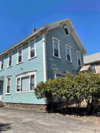 Cozy Studio 1/2 block to Church St & Shops-Pets