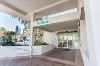 Maldives Resort Main Beach, Gold Coast Hotel di Southport