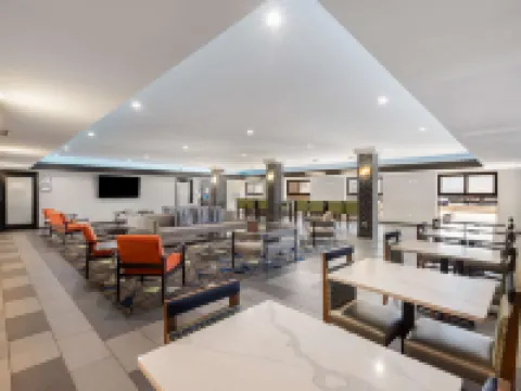 Best Western Inn Suites - Midway Airport Hotels in Burbank