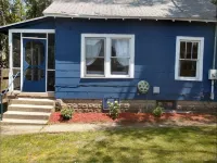 The Victorian Carriage House. Built in 1880, this restored cottage is a charmer.