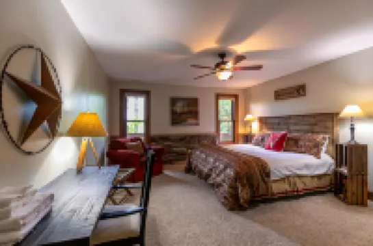 Stunning Lake Views and Game Room Excitement - Gorgeous Retreat