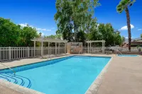 PA936 - Chic Resort Haven