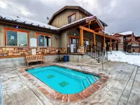 Community Pool and Hot Tub Access - Exquisite Townhouse Retreat