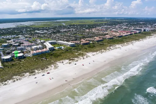 Hibiscus Oceanfront Living Hotels in Butler Beach