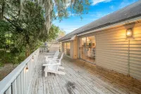 Large Yard with Deck and BBQ Grill - Charming Oasis