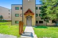 Slopeside condo in gate community w/remodeled balcony & fireplace Hotels in Sugar Mountain