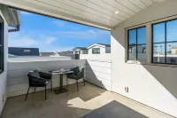 Ocean View Balcony and Rooftop BBQ - Stunning Coastal Retreat